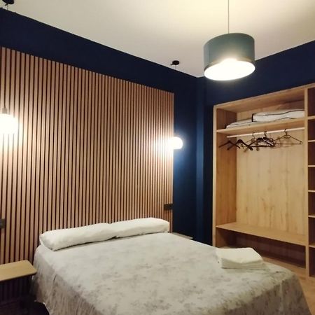 Segundo Antolin Yellow Door Ponferrada Luaran gambar