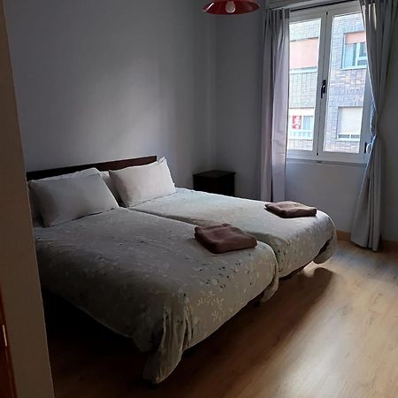 Segundo Antolin Yellow Door Ponferrada Luaran gambar