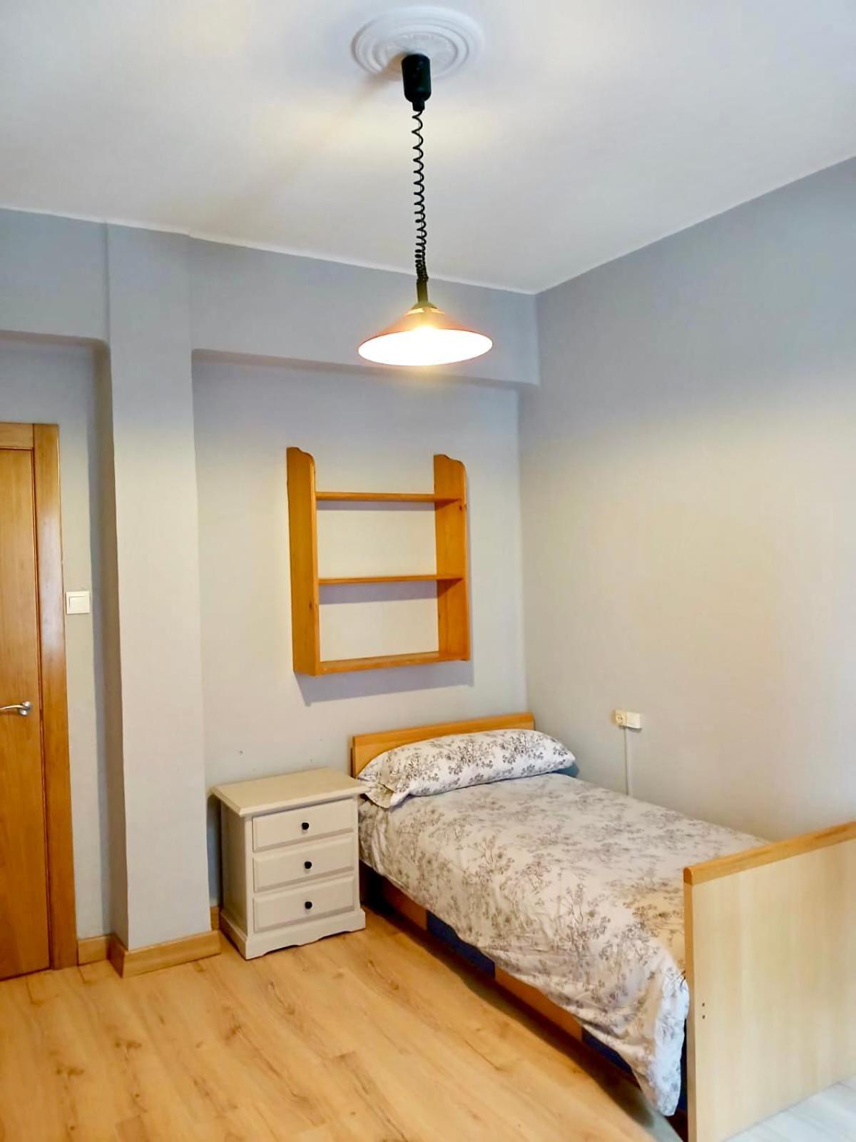 Segundo Antolin Yellow Door Ponferrada Luaran gambar