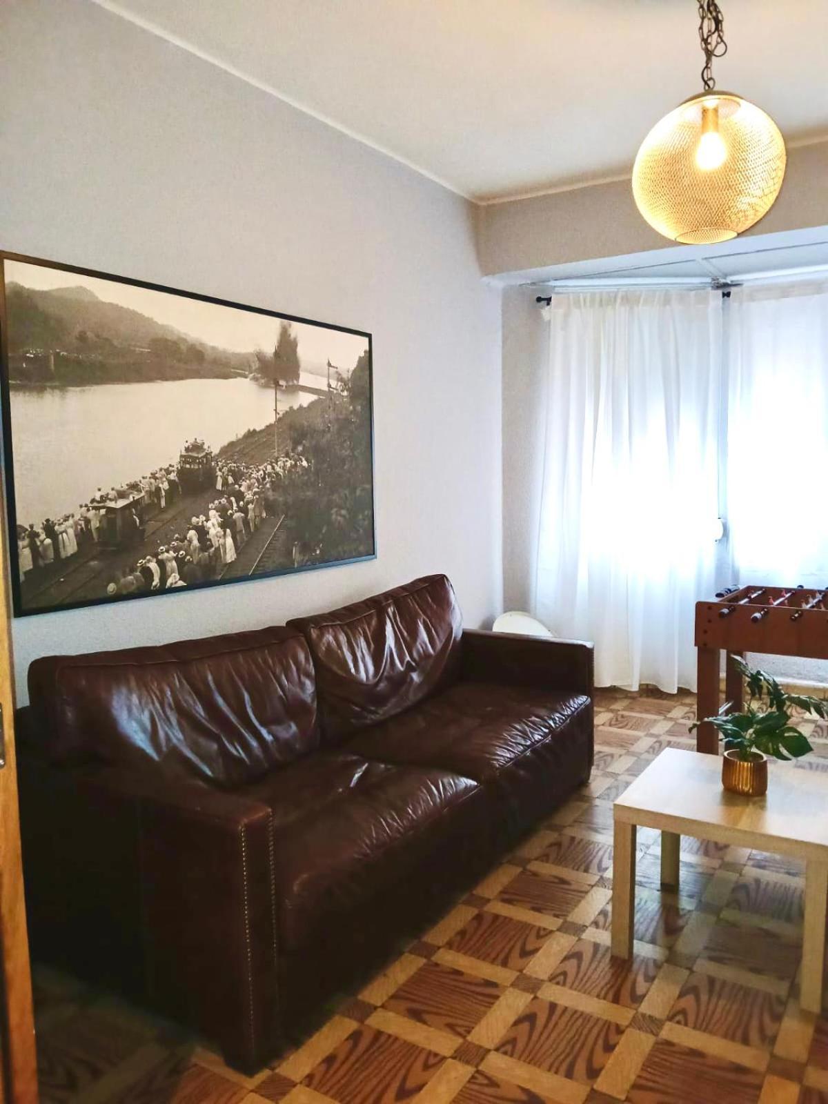 Segundo Antolin Yellow Door Ponferrada Luaran gambar