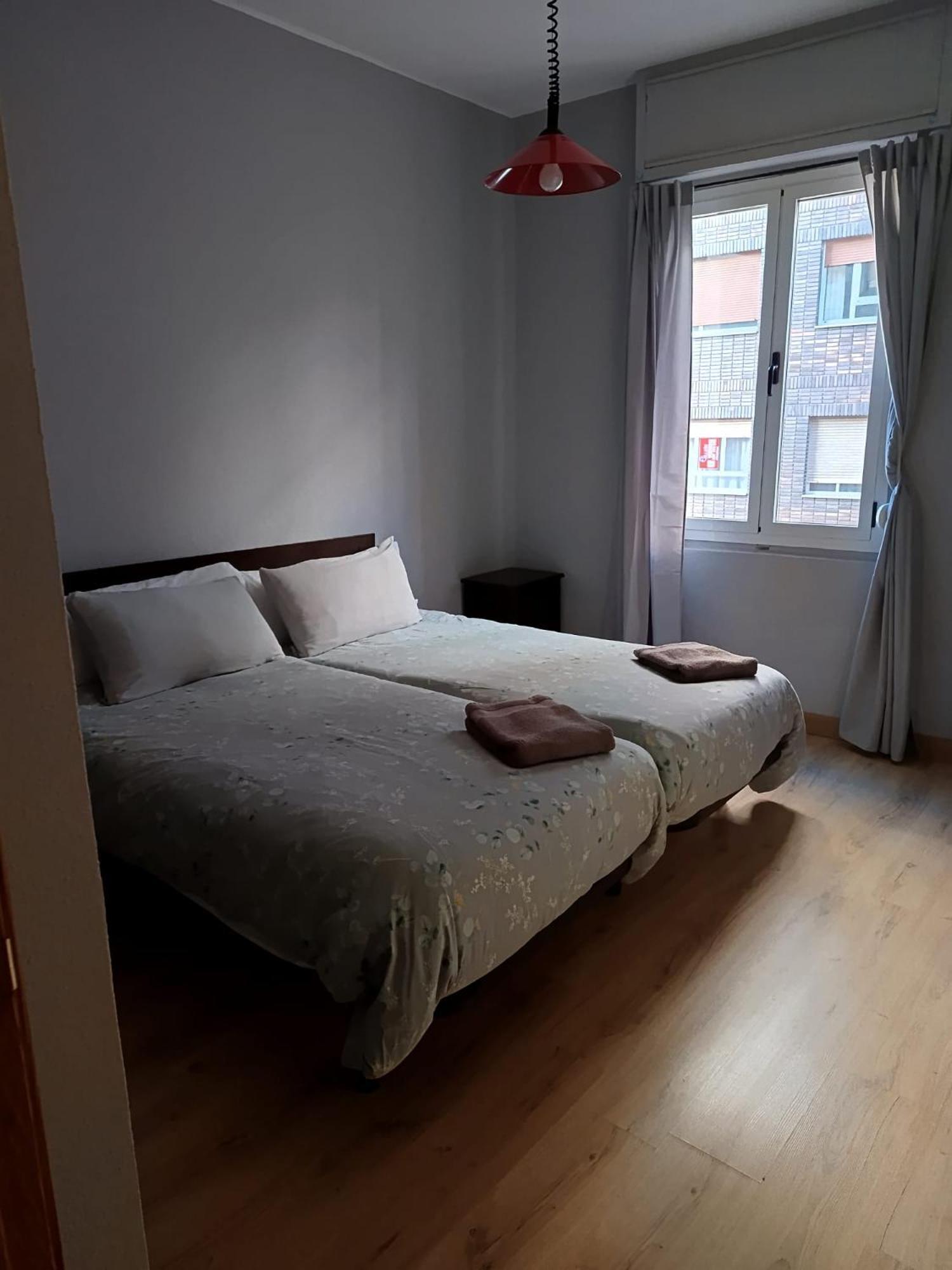 Segundo Antolin Yellow Door Ponferrada Luaran gambar
